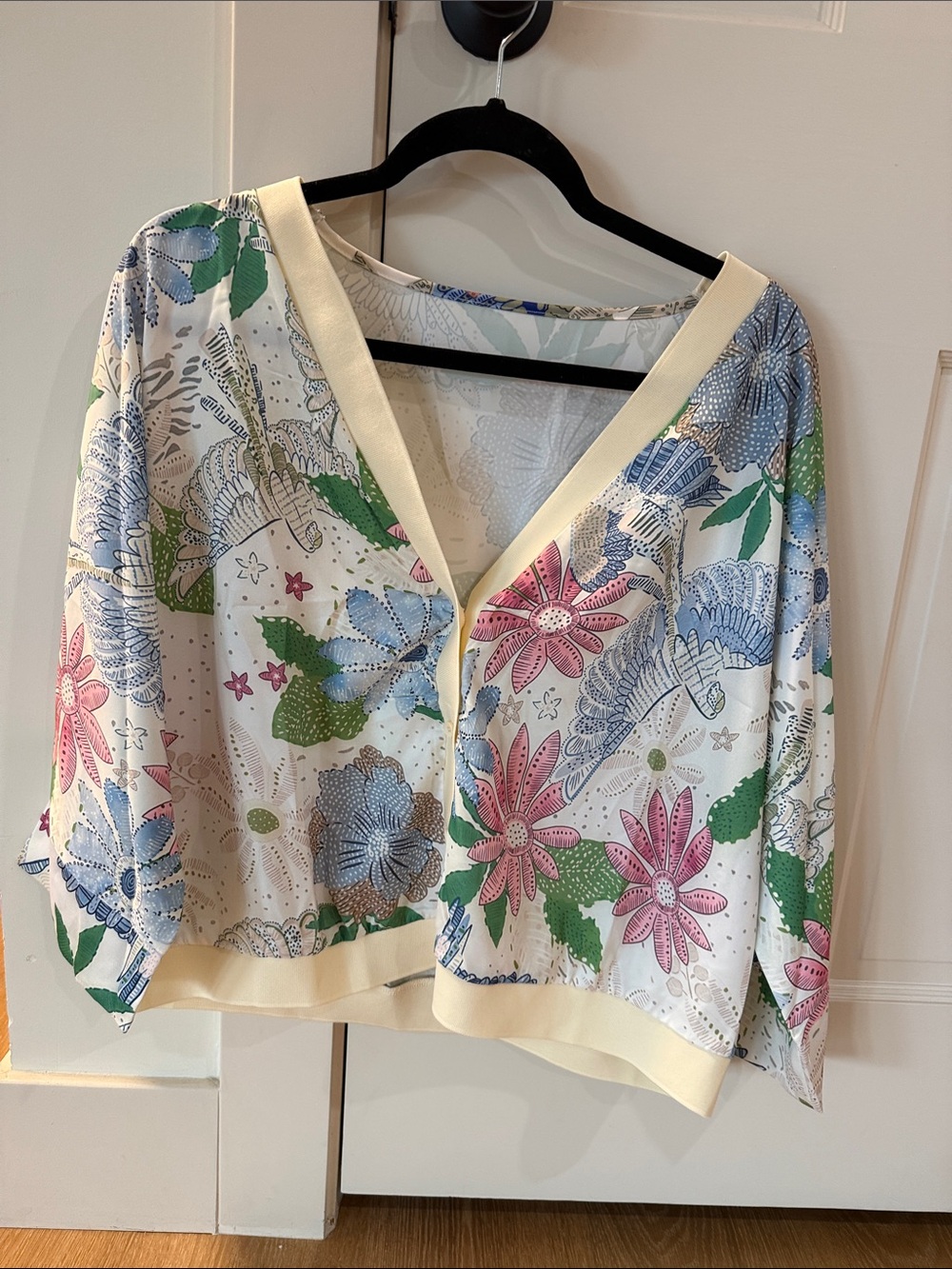 Women’s printed top - never worn. Polyester